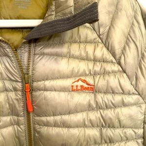 LLBean women’s Ultralight 850 Down Hooded Sweater